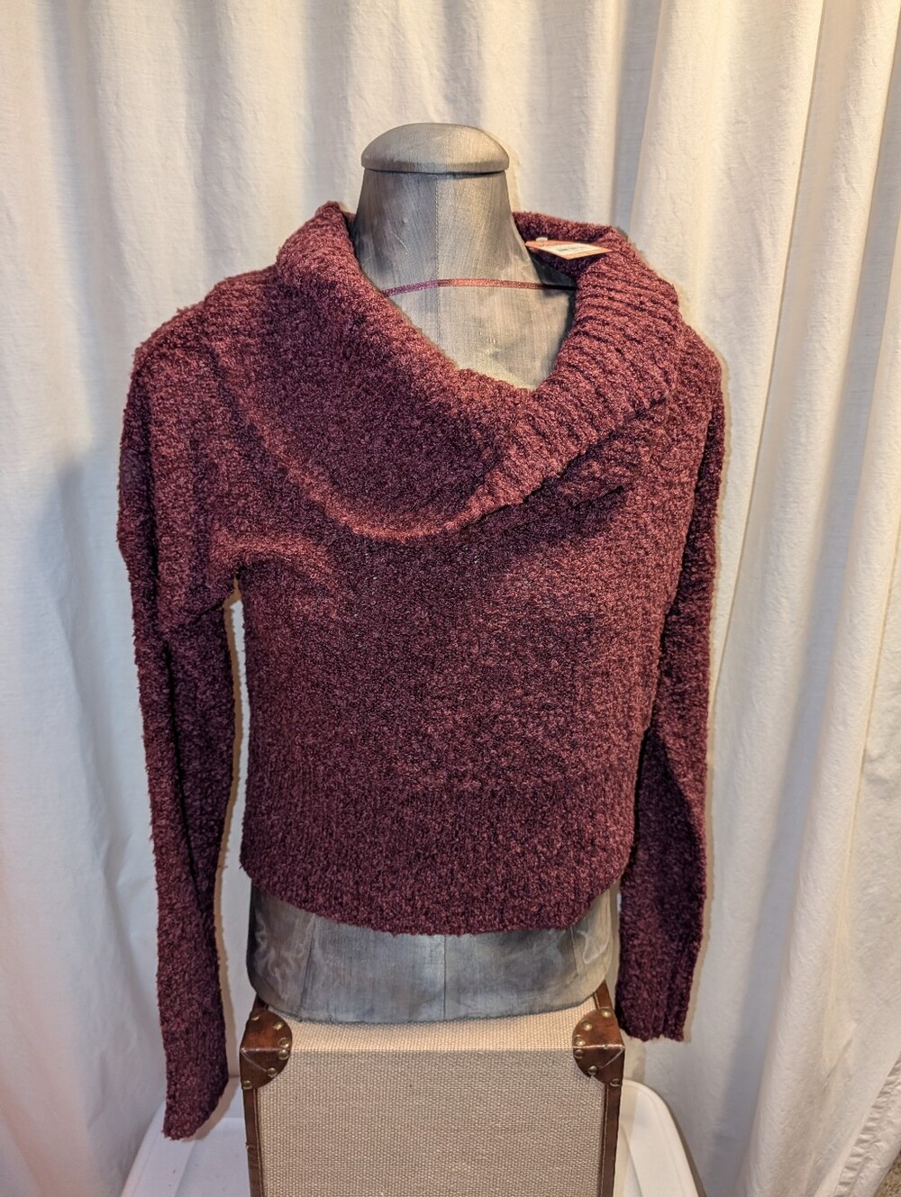 NWT MUDD Women's Cowl Neck Sweater Long Sleeve MGGY CHERRY MSRP $36 SizeM NEW